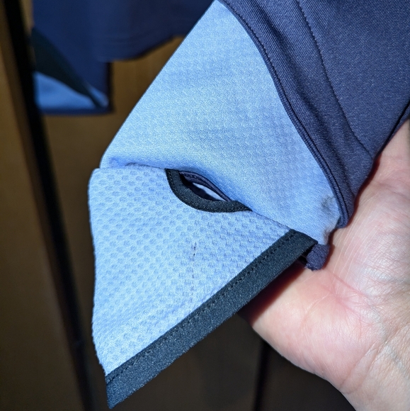 NWOT Brooks Running 1/4 Zip Hoodie - Picture 4 of 8